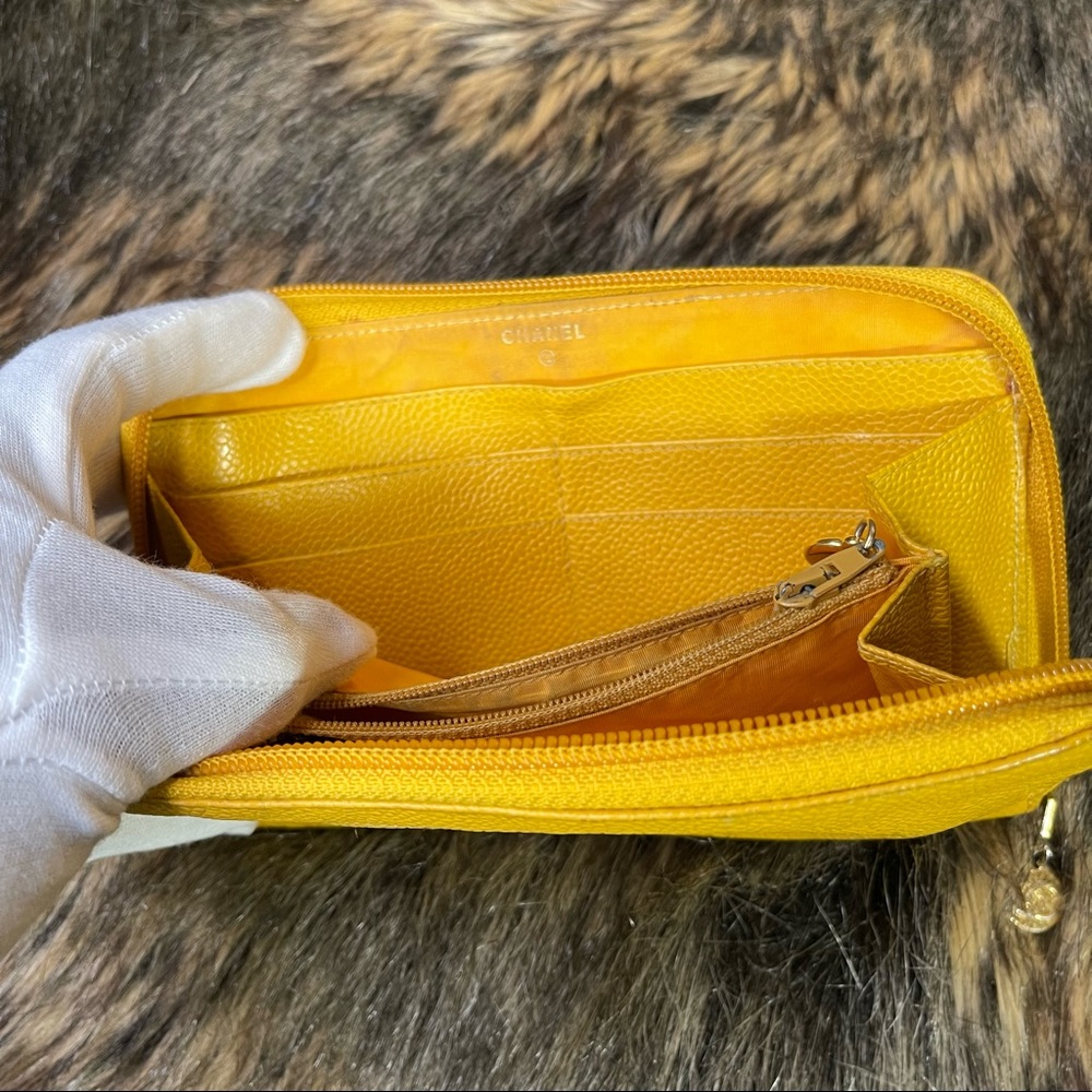 Authentic Chanel Caviar yellow zippy wallet - Picture 14 of 16